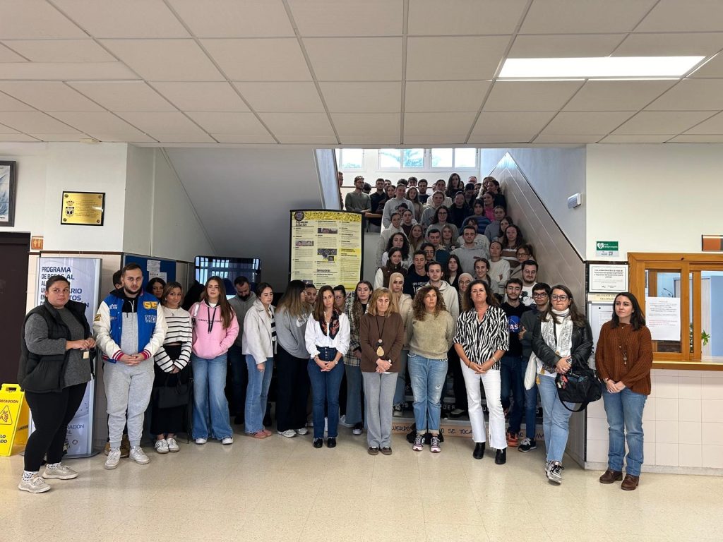 Minuto de silencio por las víctimas de la DANA – Facultad de Enfermería