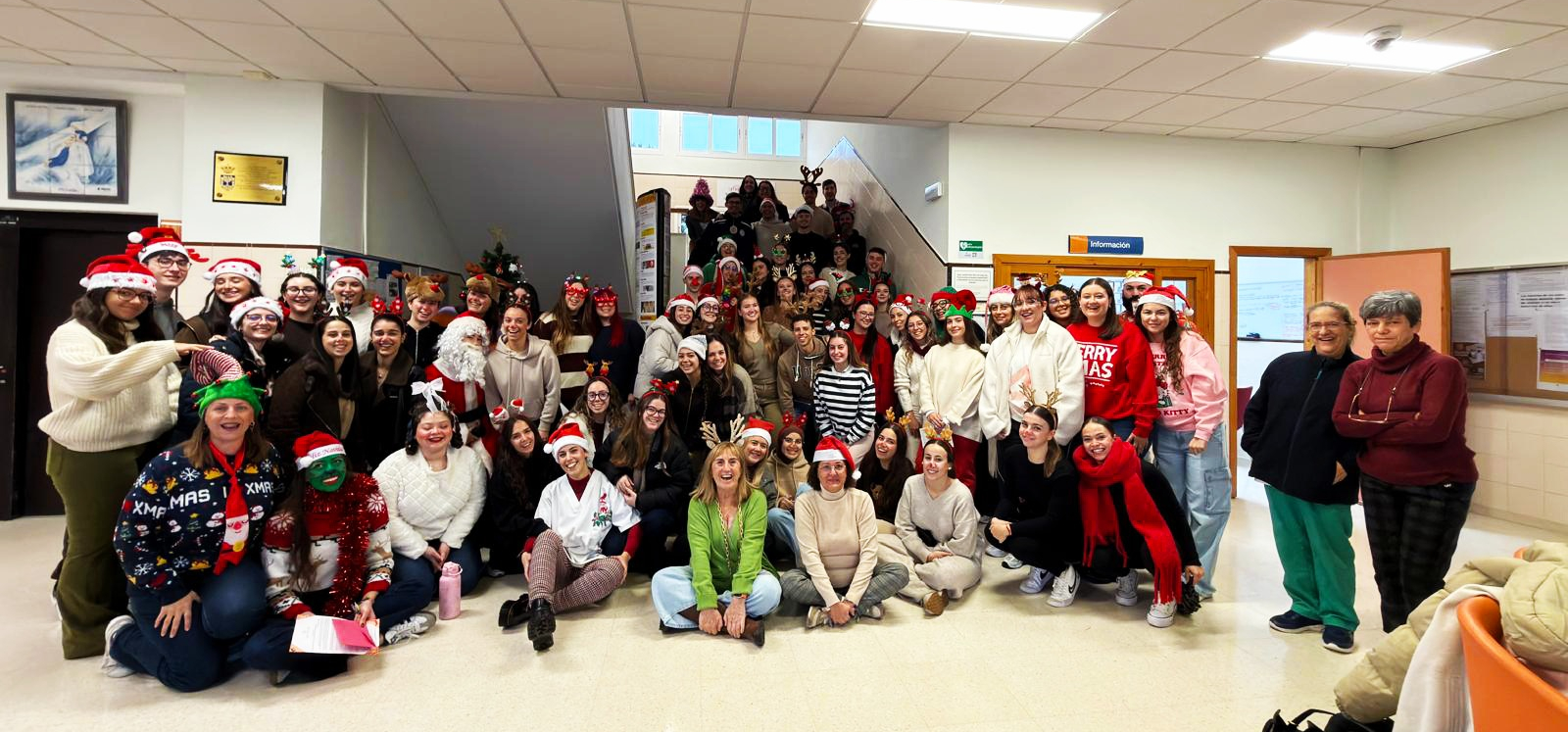 La Facultad de Enfermería os desea Felices Fiestas