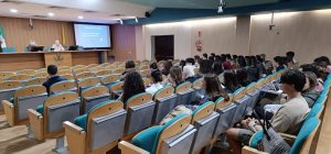 Estudiantes de la Facultad de Enfermería se forman en participación comunitaria para transformar ...
