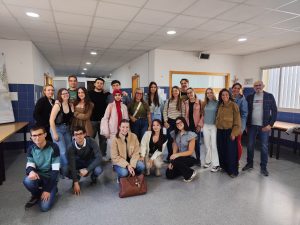 Estudiantes de primer curso de la Facultad de Enfermería de la UCA imparten talleres de promoción...