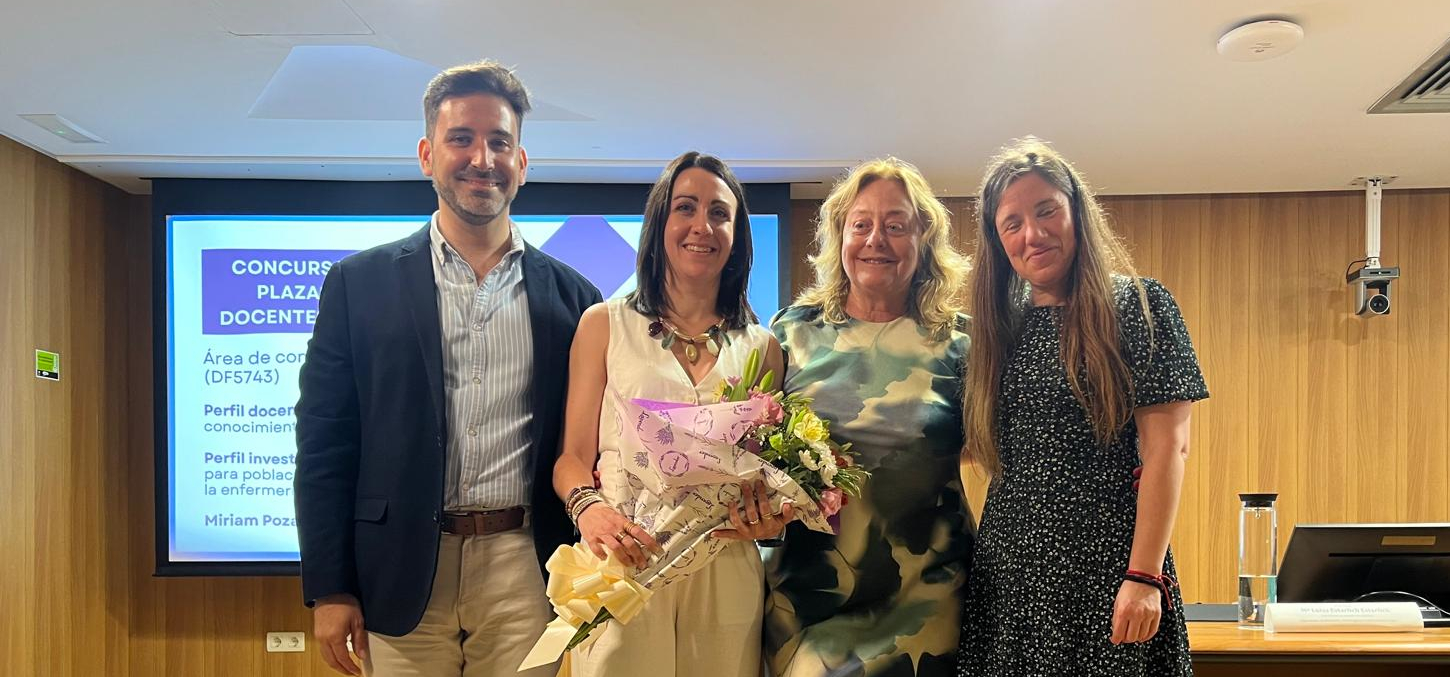 La profesora Miriam Poza defiende con brillantez su candidatura a Profesora Titular de Universidad en la Facultad de Enfermería, en la primera defensa de este tipo celebrada en el centro