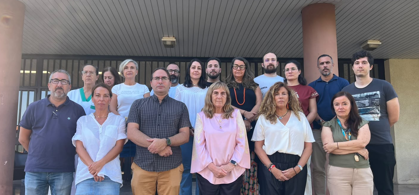 La Facultad de Enfermería se une en el minuto de silencio en homenaje a la estudiante de la UGR asesinada en México